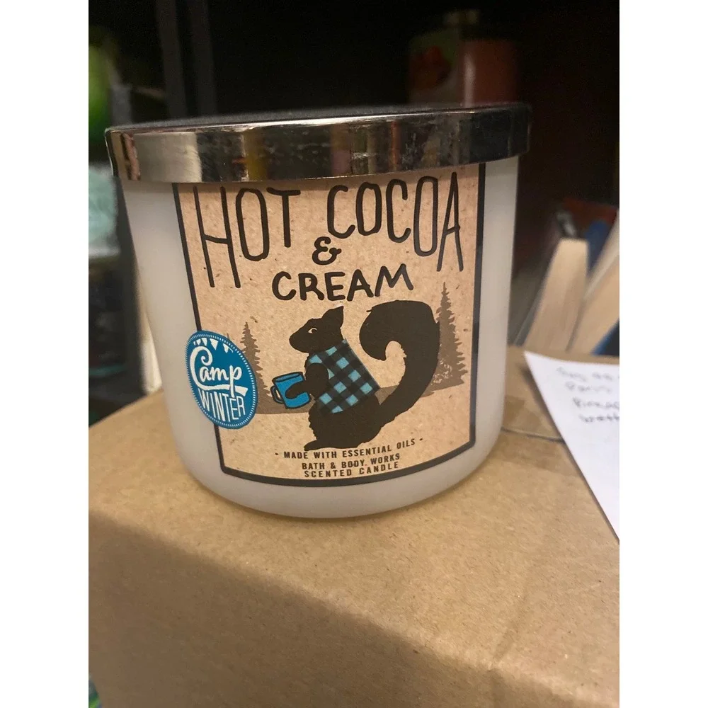 bath and body works hot cocoa and cream camp winter candle - Picture 1 of 4